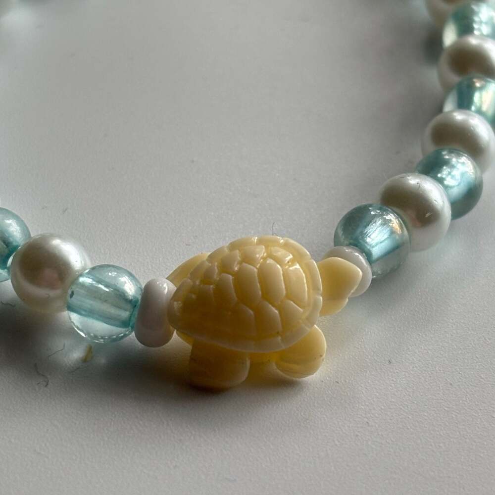 Beaded Turtle Charm Bracelet with Blue and White Faux Pearl Beads - Picture 5 of 8